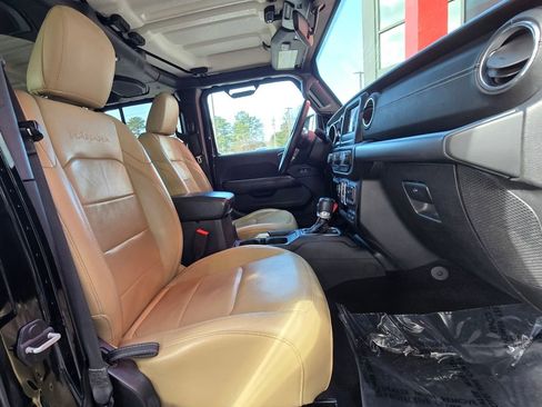 Used 2018 Jeep Wrangler Unlimited Sahara w/ Cold Weather Group image 24