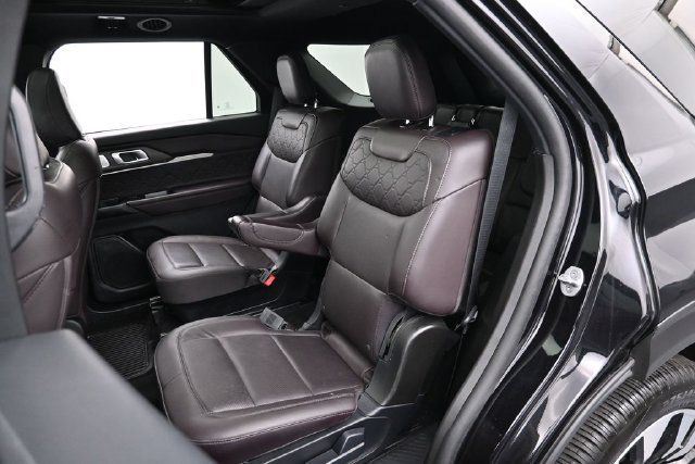 Certified 2025 Ford Explorer Platinum w/ LUX Leather Package AWD/4WD image 30
