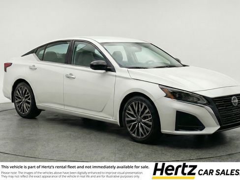 Used 2025 Nissan Altima 2.5 SV FWD image 1