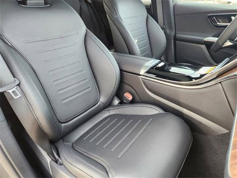 Certified 2025 Mercedes-Benz GLC 300 4MATIC image 14