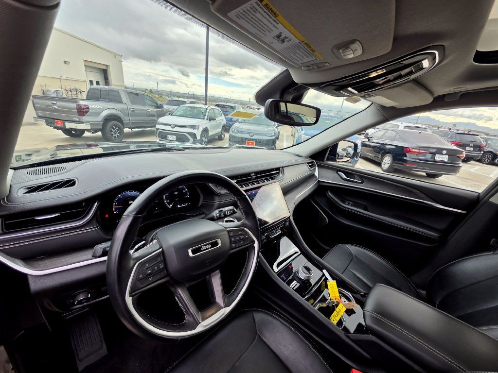 Used 2021 Jeep Grand Cherokee L Limited AWD/4WD image 11