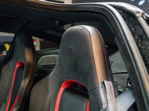Used 2018 McLaren 720S RWD image 9