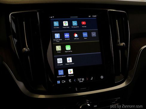 Used 2023 Volvo S60 T8 Plus image 19