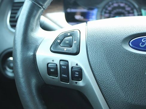 Used 2015 Ford Taurus Limited w/ Equipment Group 301A image 20