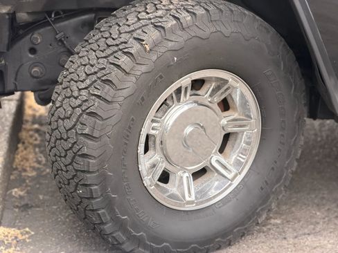 Used 2004 HUMMER H2 w/ Preferred Equipment Group AWD/4WD image 14