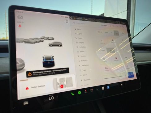 Used 2021 Tesla Model Y Long Range image 27