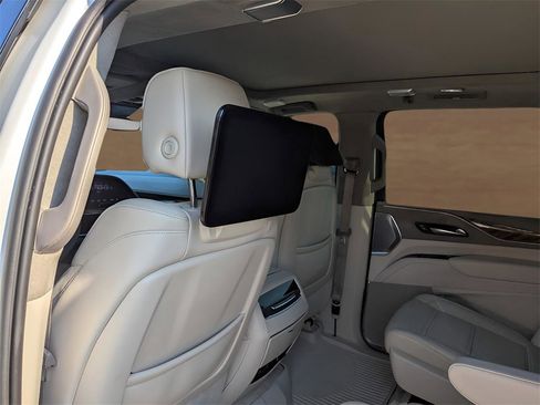 Certified 2023 Cadillac Escalade ESV Sport Platinum w/ LPO, ONYX Package image 21