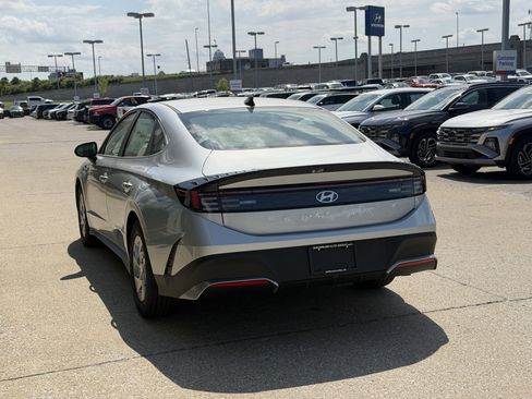 New 2026 Hyundai Sonata SE FWD image 7