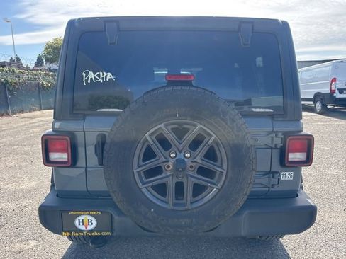 Used 2024 Jeep Wrangler Unlimited Sport AWD/4WD image 6