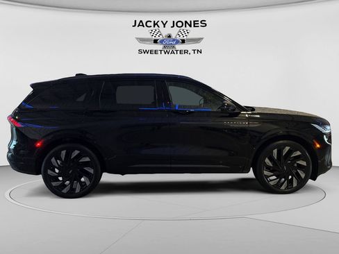 Used 2024 Lincoln Nautilus Reserve w/ Jet Appearance Package (87T) AWD/4WD image 6