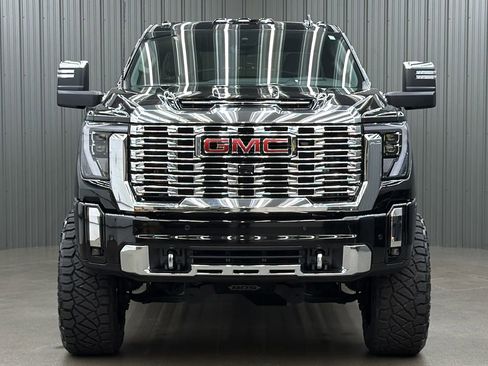Used 2025 GMC Sierra 3500 Denali w/ Denali Reserve Package image 8