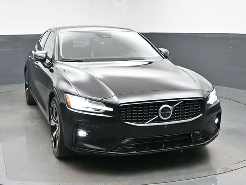 Used 2025 Volvo S60 B5 Plus AWD/4WD image 2