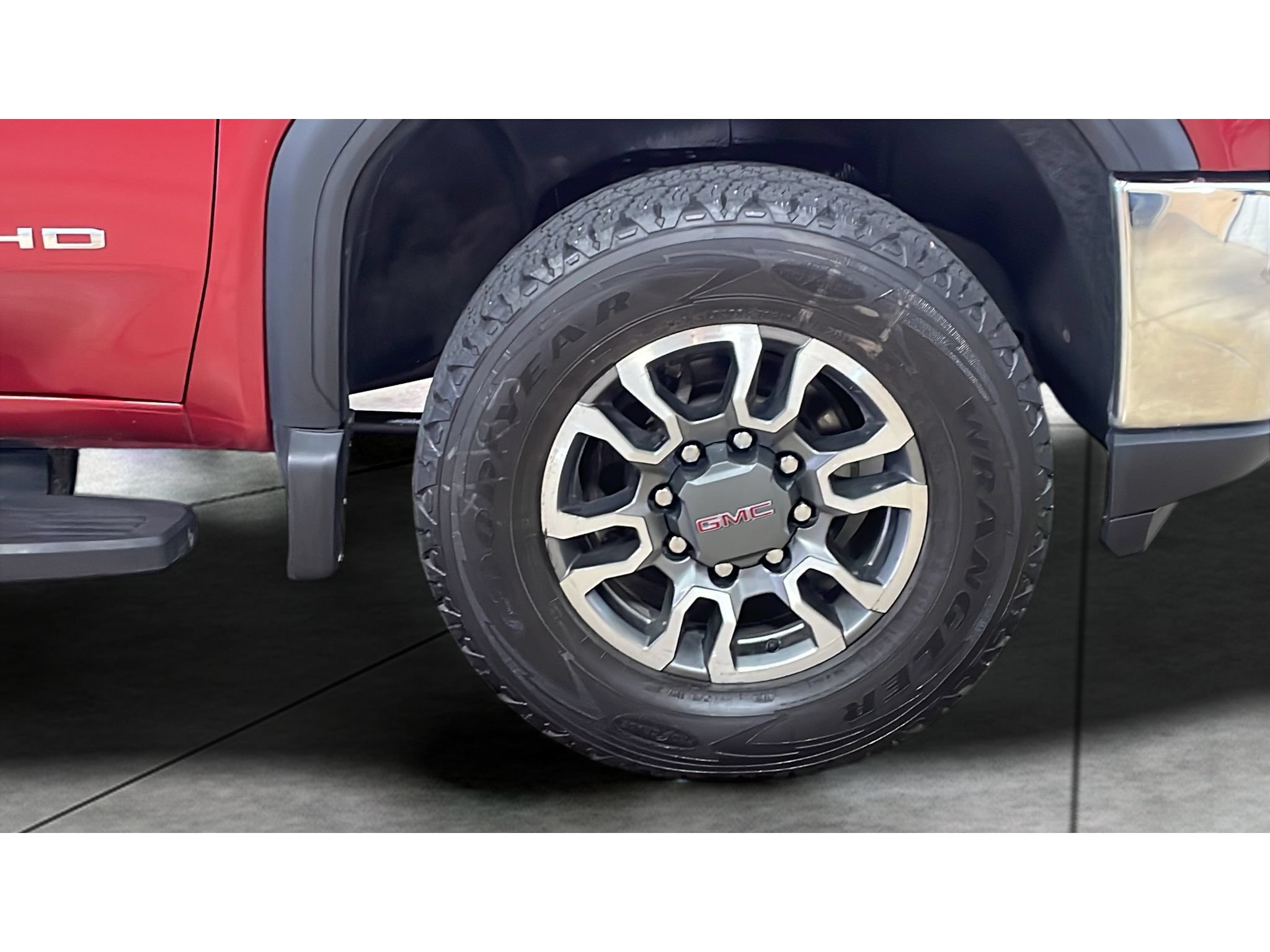 Used 2023 GMC Sierra 2500 SLE w/ SLE Convenience Package AWD/4WD image 2
