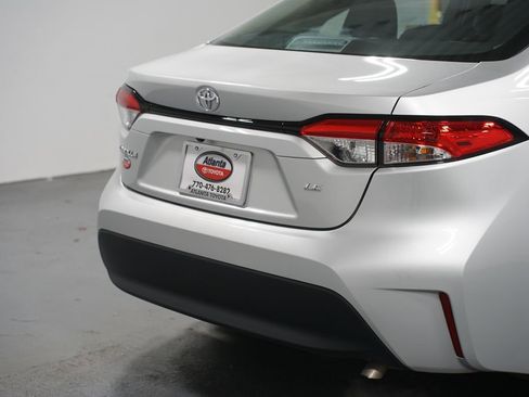 Certified 2025 Toyota Corolla LE image 9