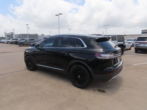 Used 2022 Lincoln Nautilus FWD w/ Premium Package image 15