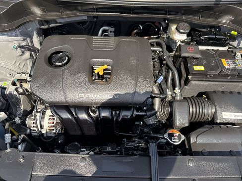 Used 2025 Kia Soul LX w/ LX Technology Package FWD image 17