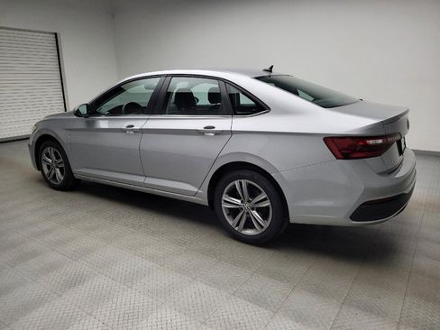 Used 2024 Volkswagen Jetta SE FWD image 3