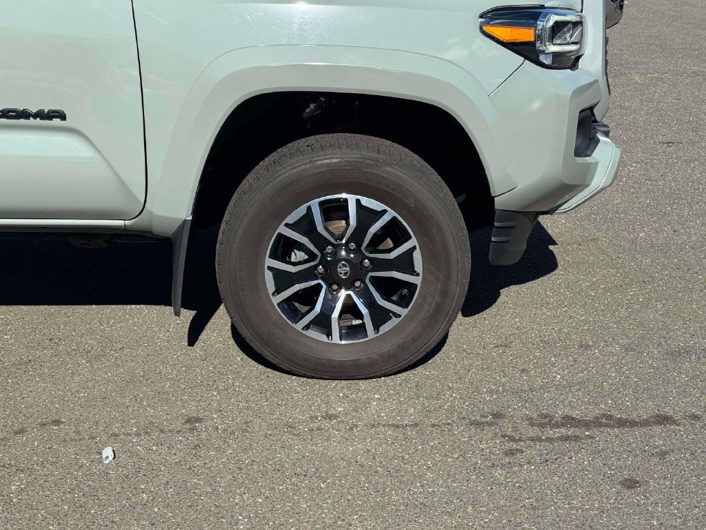 Used 2023 Toyota Tacoma TRD Sport AWD/4WD image 9