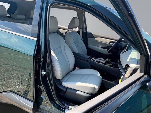 New 2026 Nissan Pathfinder Platinum AWD/4WD image 11