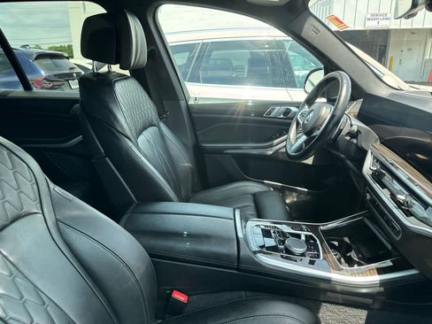 Used 2024 BMW X5 xDrive40i w/ M Sport Package AWD/4WD image 8