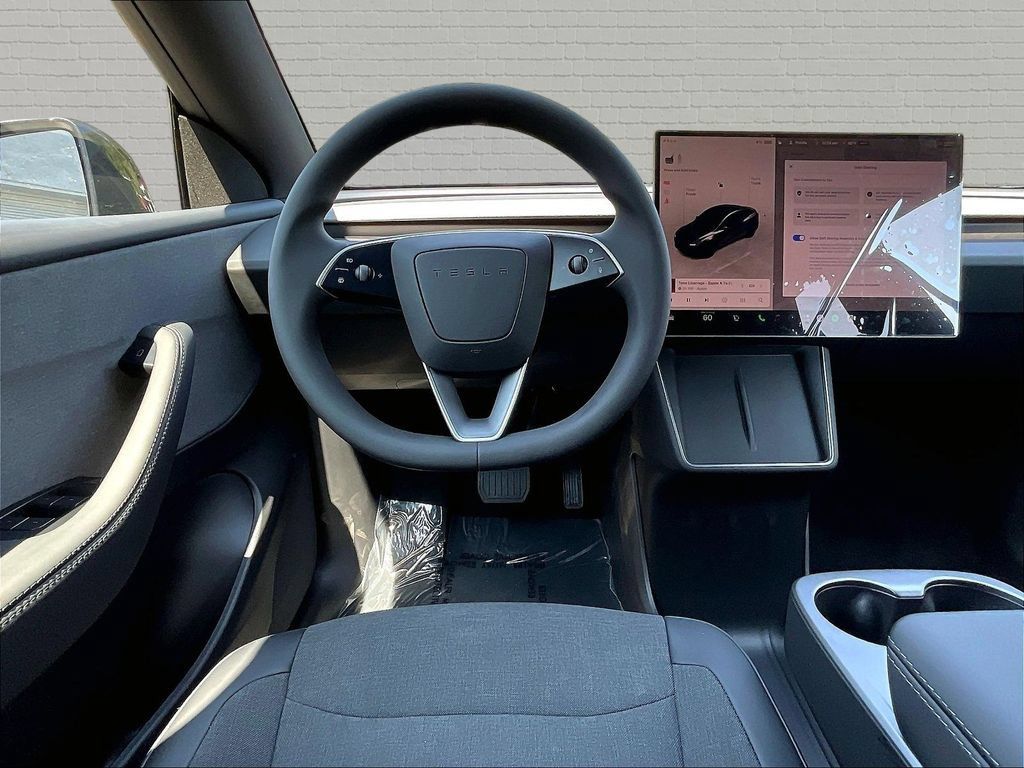 Used 2026 Tesla Model Y 2WD image 8