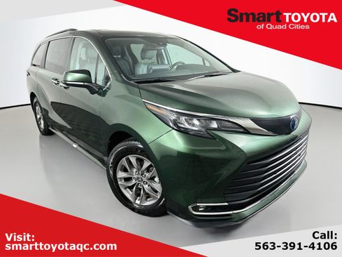 Certified 2024 Toyota Sienna XLE FWD image 1