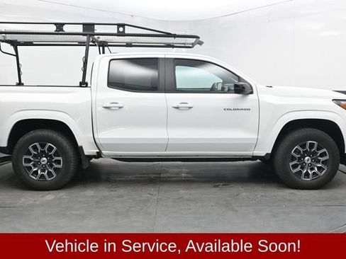 Used 2024 Chevrolet Colorado Z71 w/ Advanced Trailering Package AWD/4WD image 9