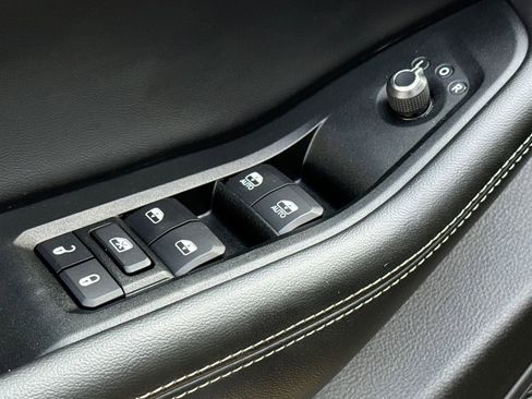 Used 2024 Jeep Grand Cherokee L Limited w/ Luxury Tech Group II image 20