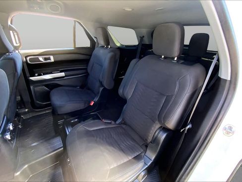 Used 2021 Ford Explorer XLT RWD image 21