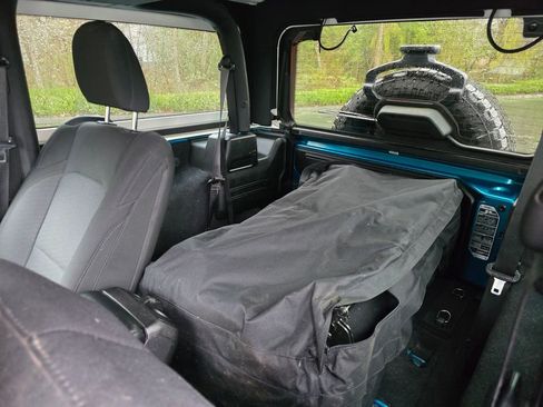 Used 2020 Jeep Wrangler Sport image 8