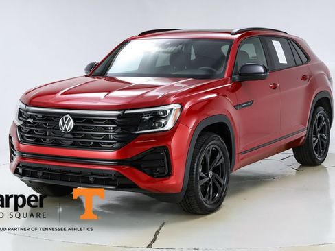 Used 2025 Volkswagen Atlas Cross Sport SEL R-Line image 40