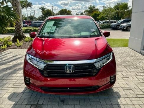 Certified 2022 Honda Odyssey Touring image 2