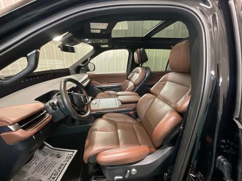 Used 2025 Lincoln Navigator L Reserve AWD/4WD image 8