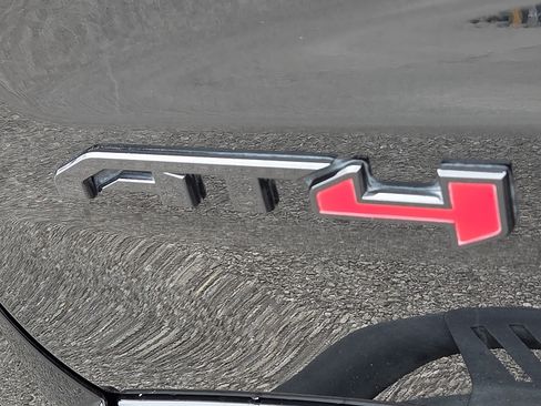 Used 2020 GMC Sierra 1500 AT4 w/ AT4 Premium Package AWD/4WD image 8