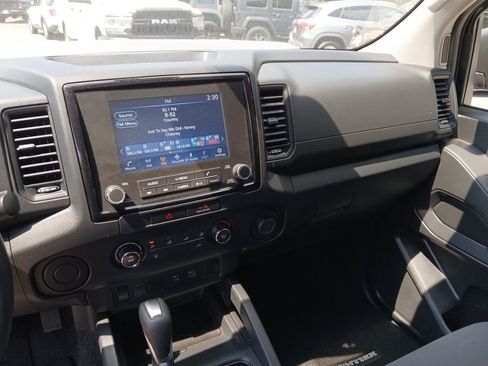 Used 2022 Nissan Frontier S RWD image 17