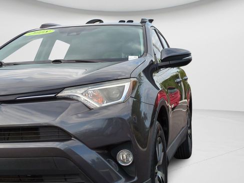 Used 2018 Toyota RAV4 XLE FWD image 25