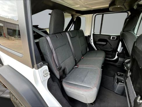 Used 2025 Jeep Wrangler Unlimited Rubicon AWD/4WD image 24