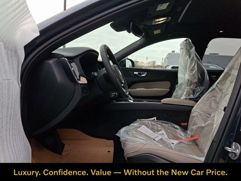 Used 2026 Volvo XC60 B5 Plus w/ Protection Package Premier AWD/4WD image 7