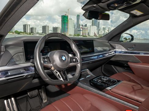 Used 2023 BMW 740i w/ Parking Assistance Package RWD image 6