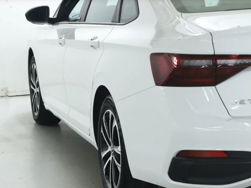 Certified 2024 Volkswagen Jetta Sport FWD image 41