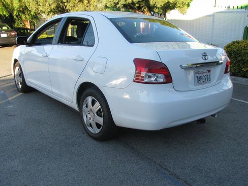Used 2012 Toyota Yaris Sedan FWD image 4