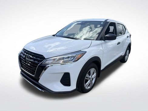 Used 2024 Nissan Kicks S FWD image 3