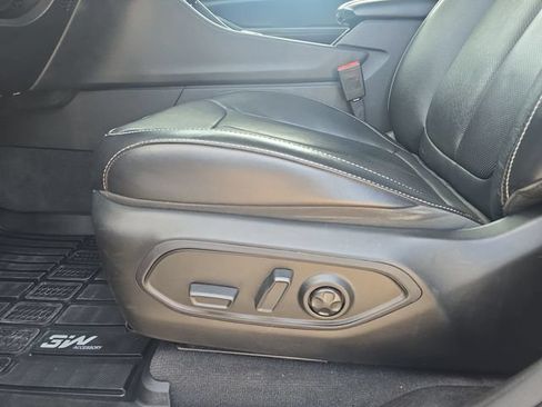 Used 2022 Jeep Grand Cherokee L Limited w/ Luxury Tech Group II AWD/4WD image 15