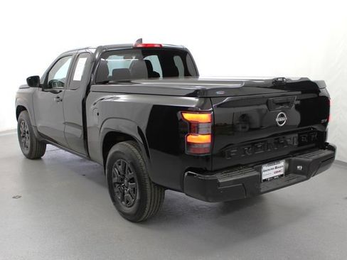 Used 2023 Nissan Frontier SV w/ Technology Package RWD image 7