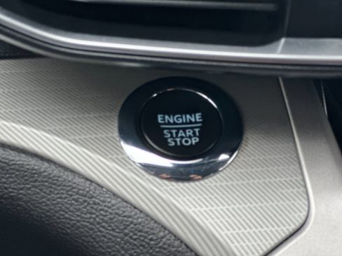 Certified 2022 Ford Explorer XLT w/ Equipment Group 202A image 25