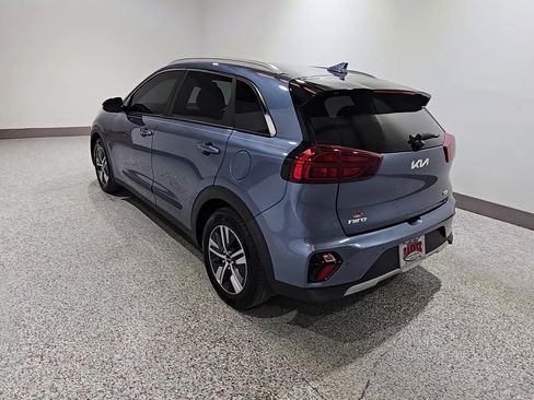 Used 2022 Kia Niro EX Premium FWD image 2
