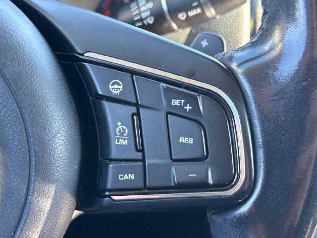 Used 2017 Jaguar XE Premium AWD/4WD image 34
