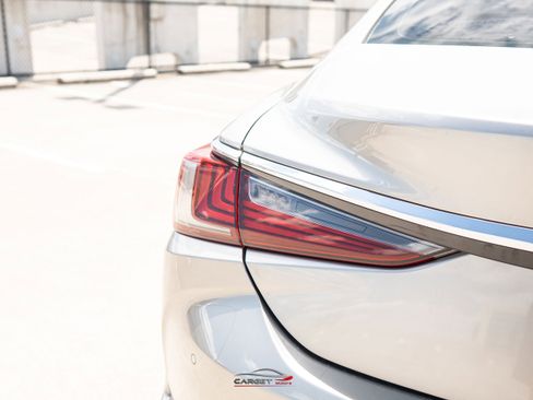Used 2019 Lexus ES 350 w/ Premium Package FWD image 47