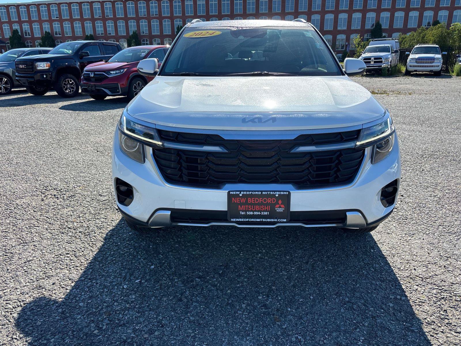 Used 2024 Kia Seltos EX AWD/4WD image 2