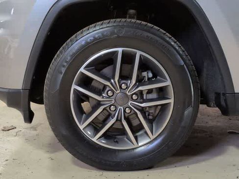 Used 2020 Jeep Grand Cherokee Limited w/ Luxury Group II image 14